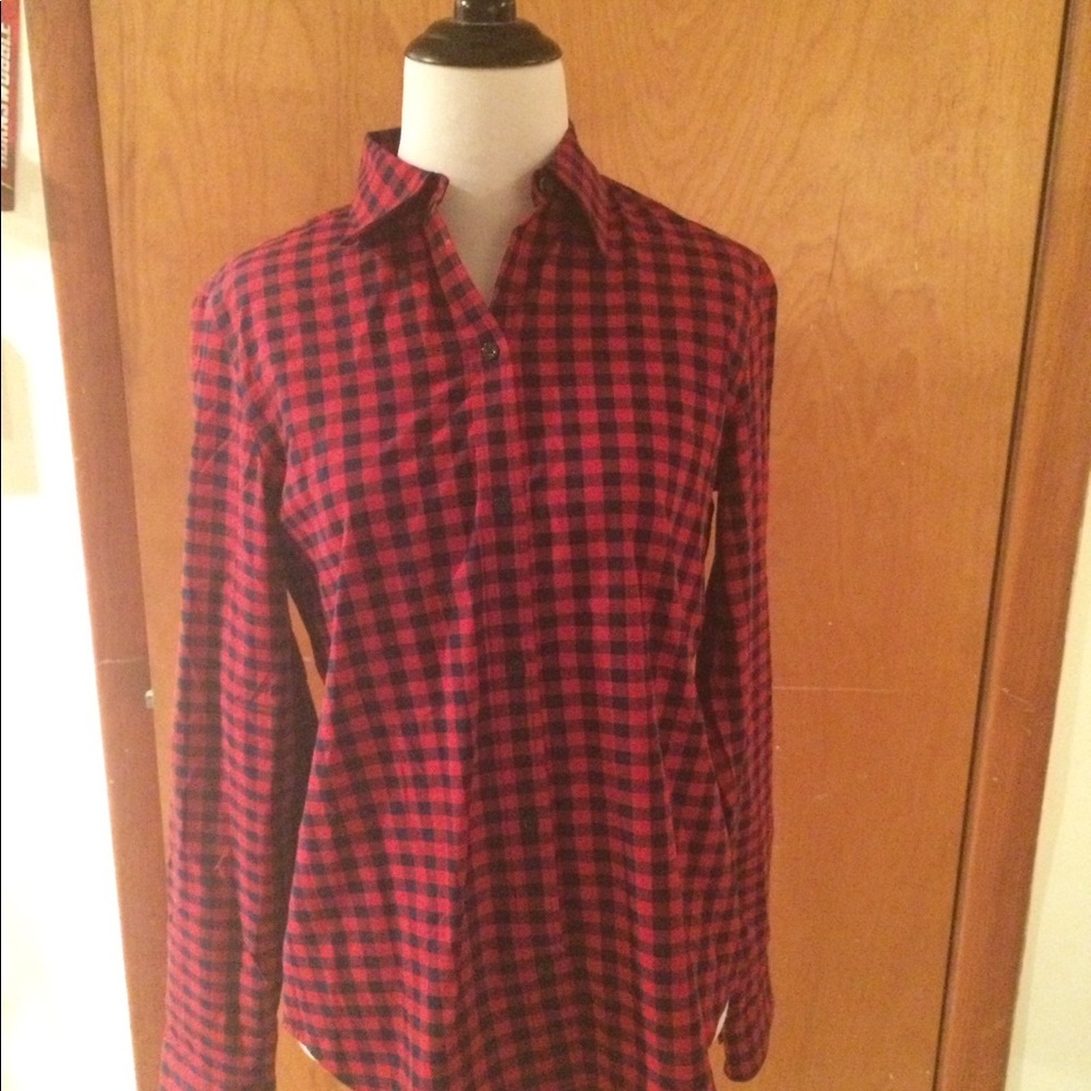 Like new Chaps size Small button shirt